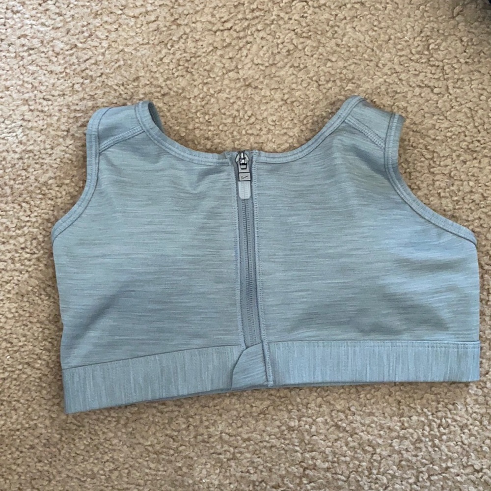 Nike women’s grey bra